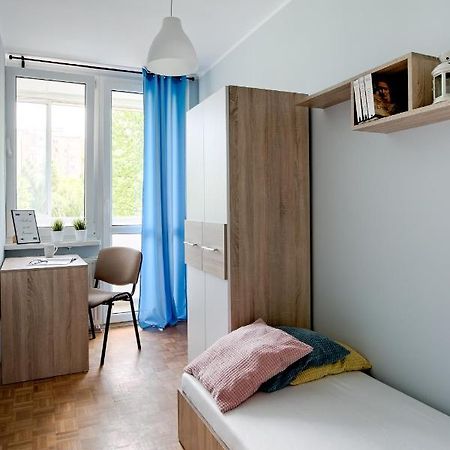 Krzywon 8 Rooms Варшава Екстериор снимка