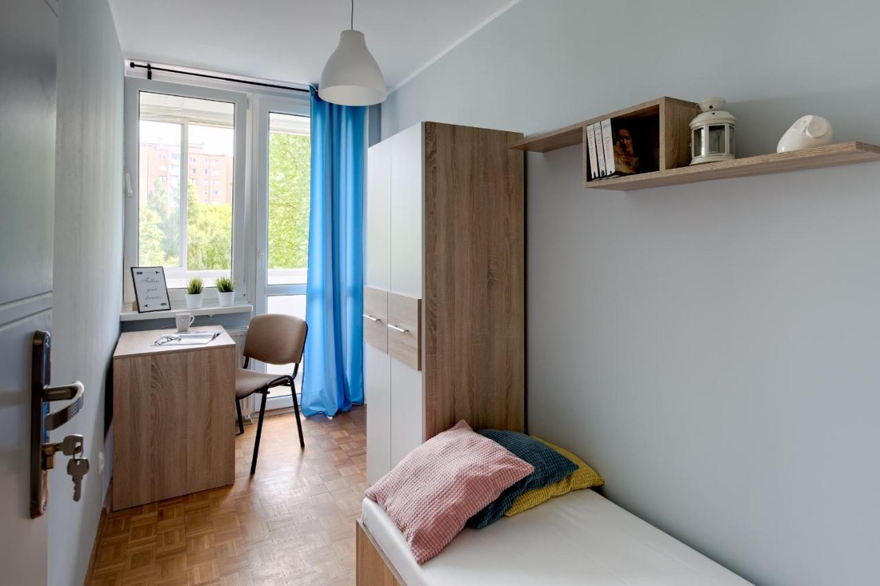 Krzywon 8 Rooms Варшава Екстериор снимка