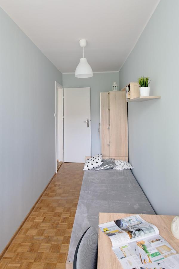 Krzywon 8 Rooms Варшава Екстериор снимка