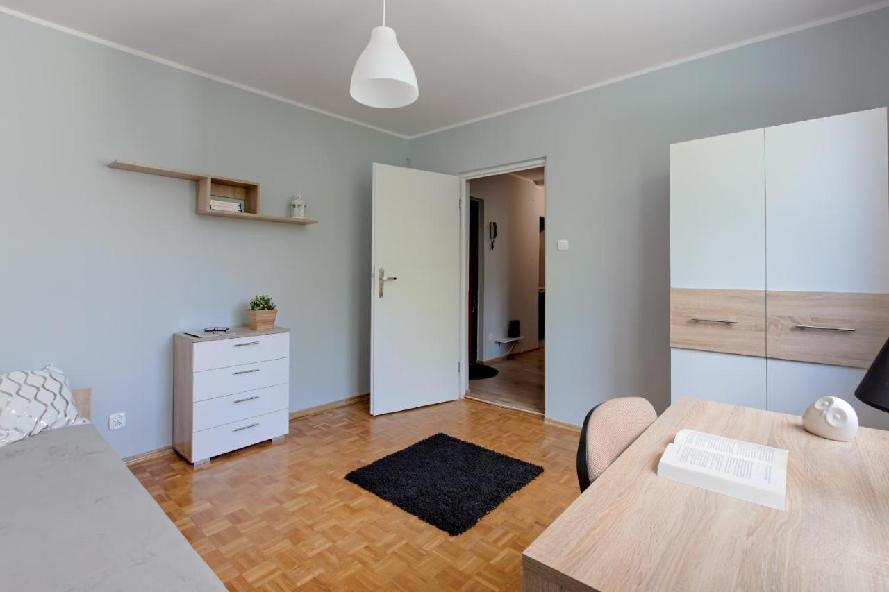 Krzywon 8 Rooms Варшава Екстериор снимка
