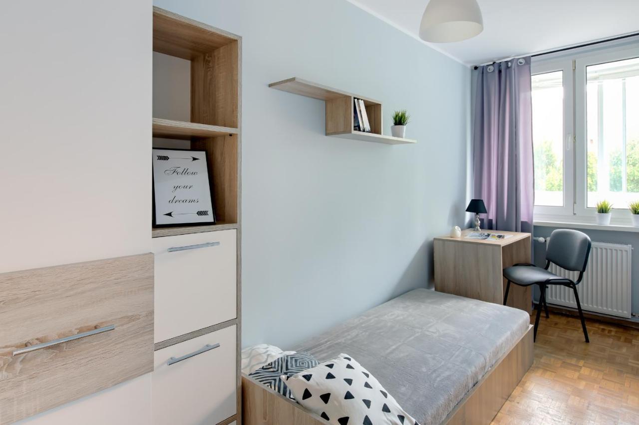 Krzywon 8 Rooms Варшава Екстериор снимка