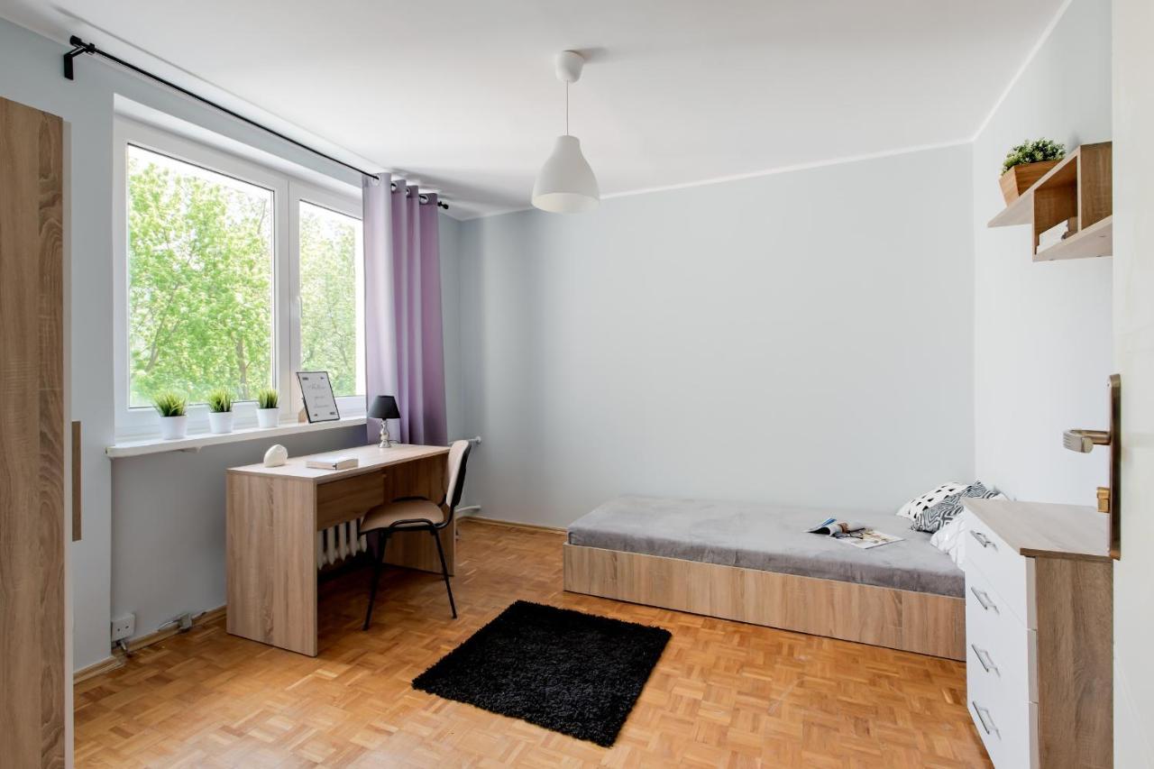 Krzywon 8 Rooms Варшава Екстериор снимка