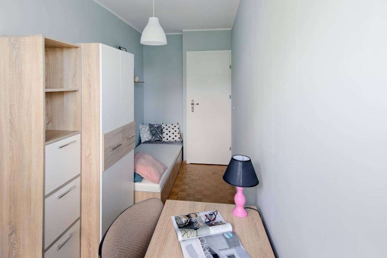 Krzywon 8 Rooms Варшава Екстериор снимка