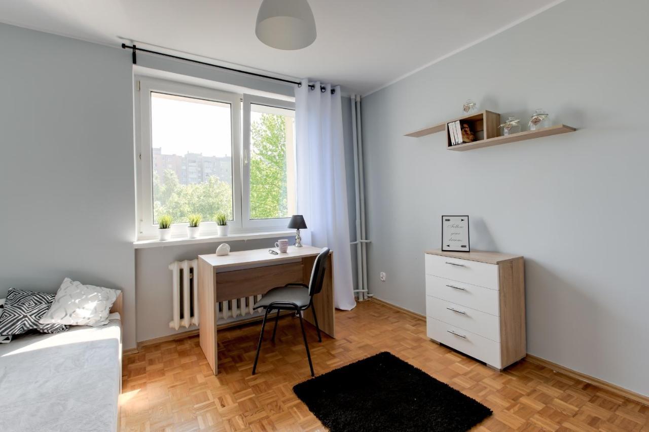 Krzywon 8 Rooms Варшава Екстериор снимка