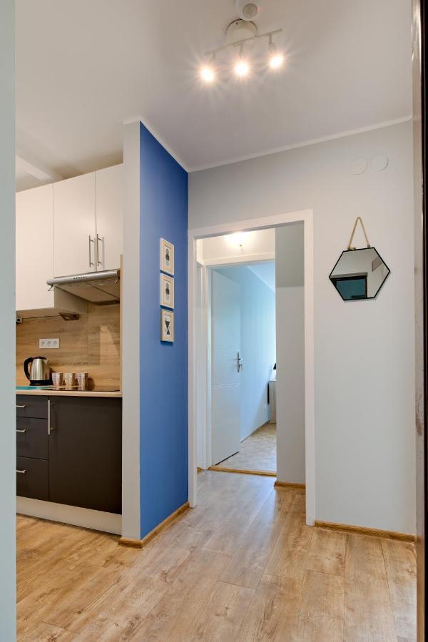 Krzywon 8 Rooms Варшава Екстериор снимка