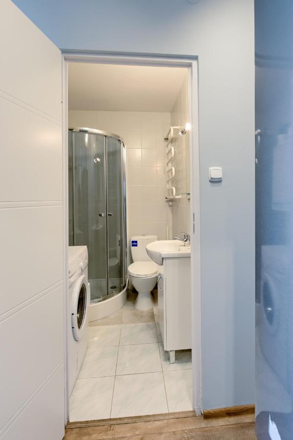 Krzywon 8 Rooms Варшава Екстериор снимка